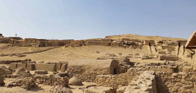 The town of the pyramids workers and their necropolis