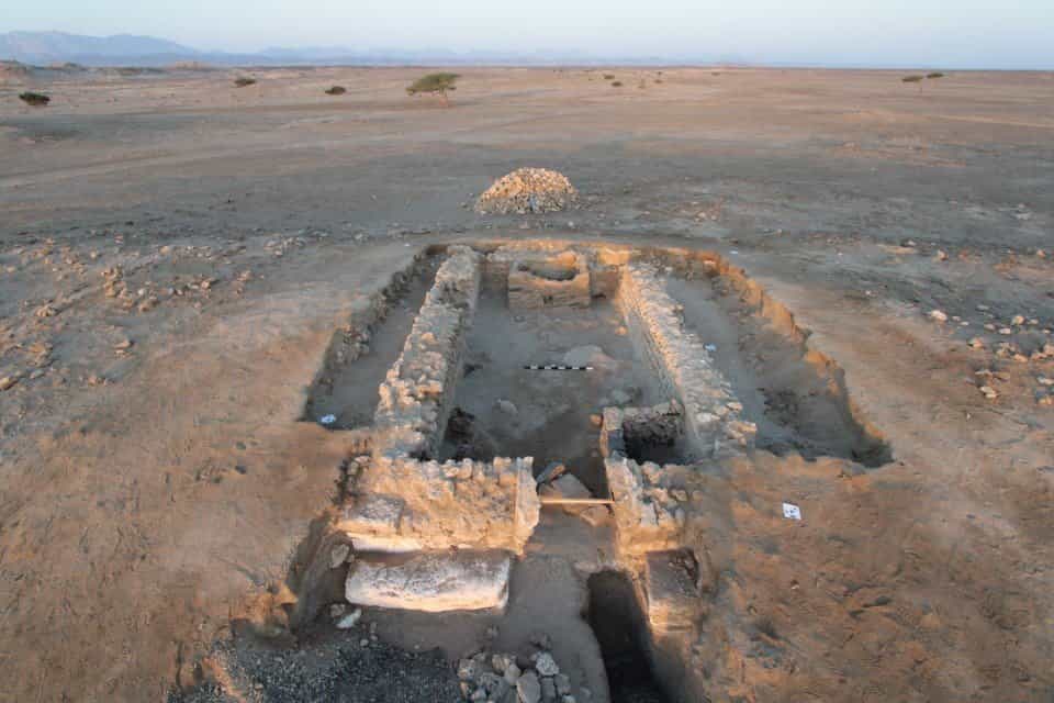 The discovery of an Egyptian tomb built with coral