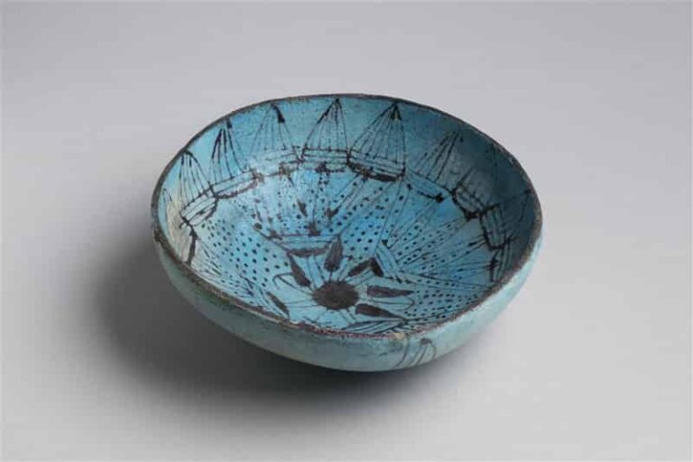 What an ancient Egyptian tomb smells like?