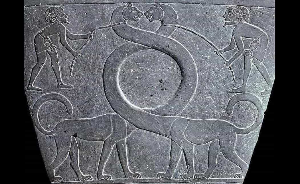 What does the Palette of Narmer reveal?