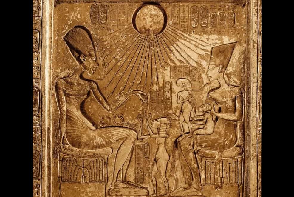 Stela of Akhenaten and his family